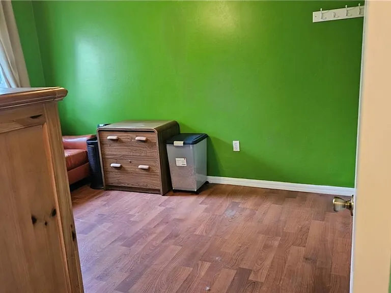 711 Epps Brown St E — Photo 10