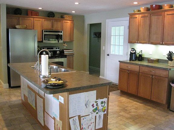 5th image of 149 Aspenwood Dr
