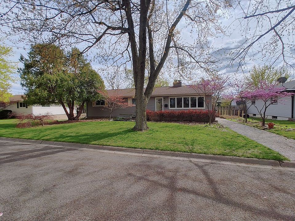 1st image of 924 E Highland Pl