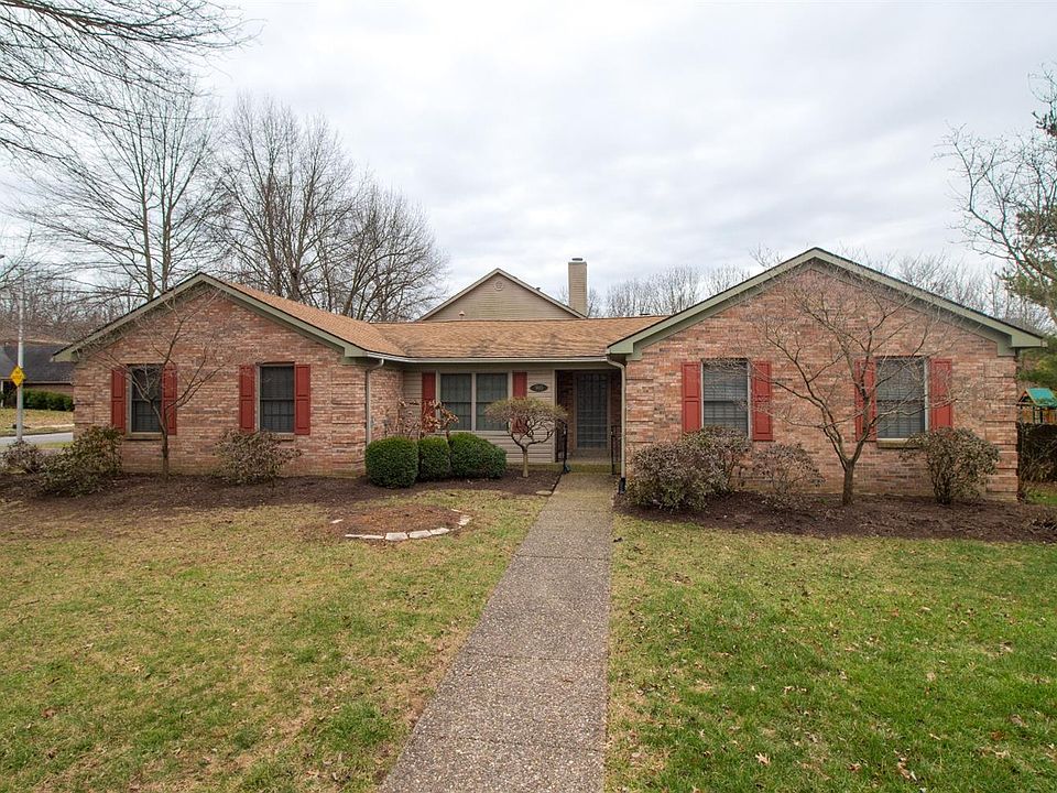 1st image of 910 Charwood Dr