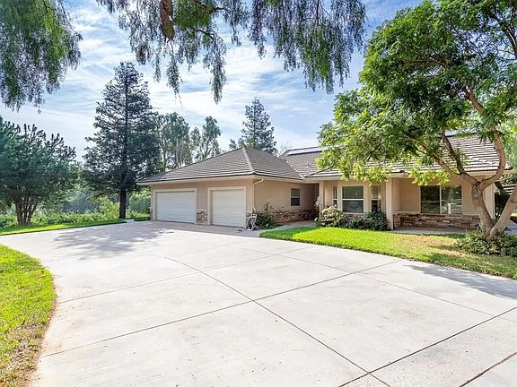 Furnished Monthly Rental in Ventura County, centrally located to LA, Santa Barbara, Ventura, Thousand Oaks, Moorpark, Camarillo, Oxnard, Simi Valley, Santa Paula, and more...