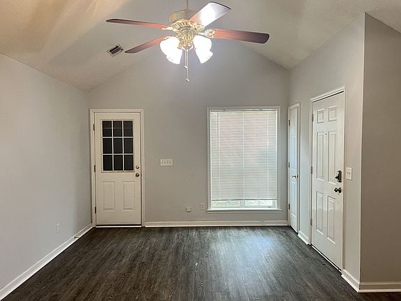 3rd image of 203 Bayside Dr