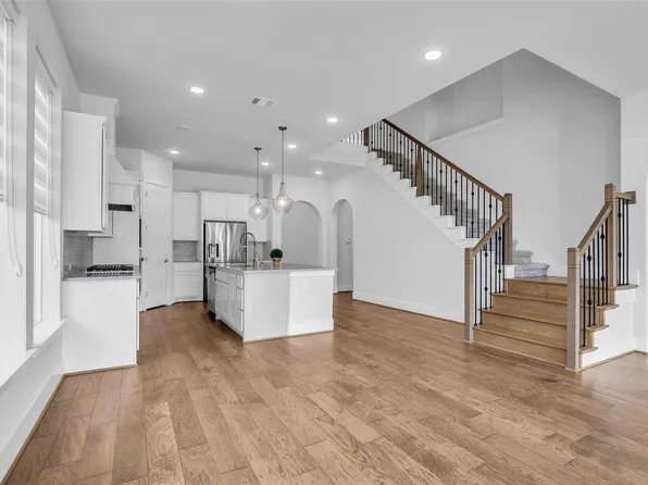 16 Clearview Terrace Pl, The Woodlands, TX 77375