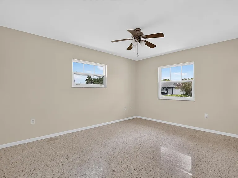 705 Thunderbird Ave — Photo 14