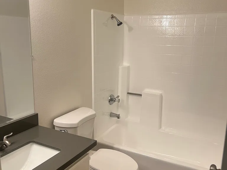 1210 S Sharon Cir #15 — Photo 9