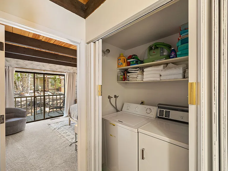 1001 Commonwealth Dr #179 — Photo 9