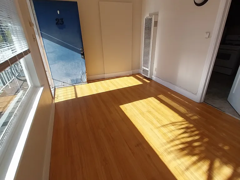 902 3rd St #23 — Photo 2