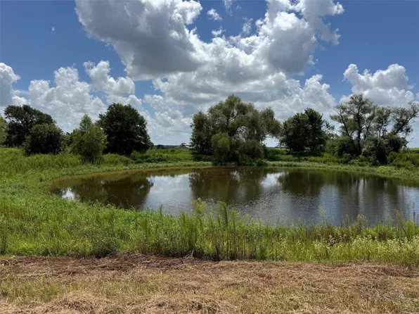 24233 Nine Bar Rd, Hempstead, TX 77445