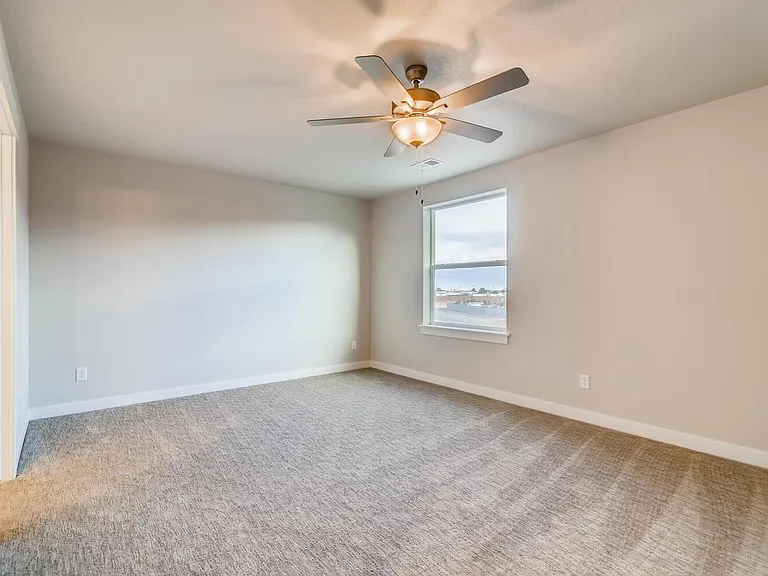 294 E Chestnut St #2 — Photo 16