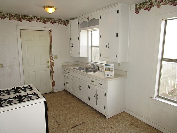 3rd image of 3607 NE 23rd Ave