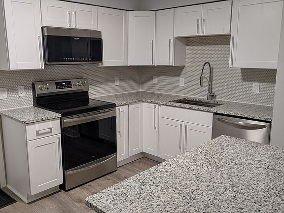 5th image of 5001 Grande Dr APT 212