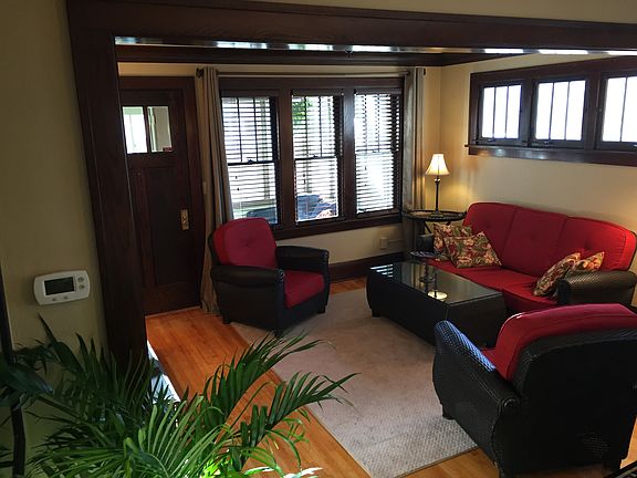 4th image of 17 Winona St E