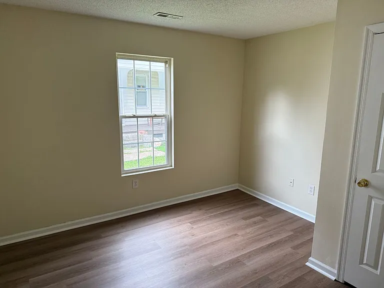 1023 Butler Ln — Photo 14