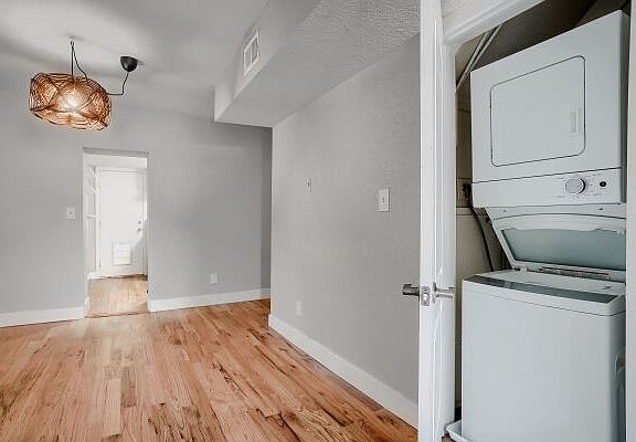3rd image of 1725 E 35th Ave