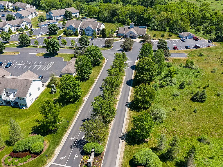 WoodsEdge Apartments — Photo 21