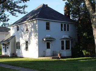 520 1/2 Jones St, Eveleth, MN 55734