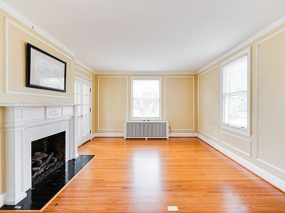 5th image of 302 Boston Ave