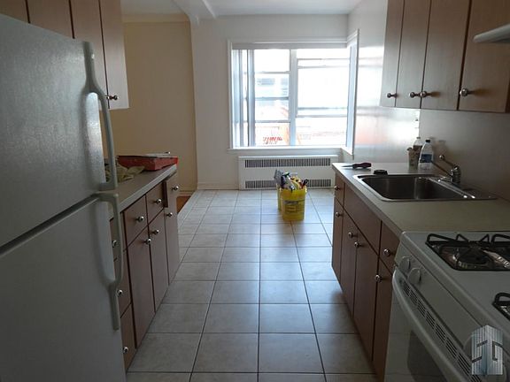 5th image of 1820 E 13th St APT 6G