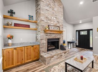 1446 Faulkner Rd, Sunset, TX 76270