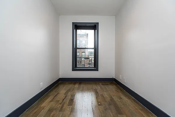 Rented by Nooklyn NYC LLC | media 54