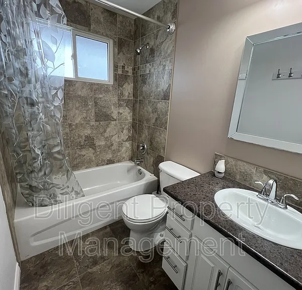 596 Garside Dr — Photo 12