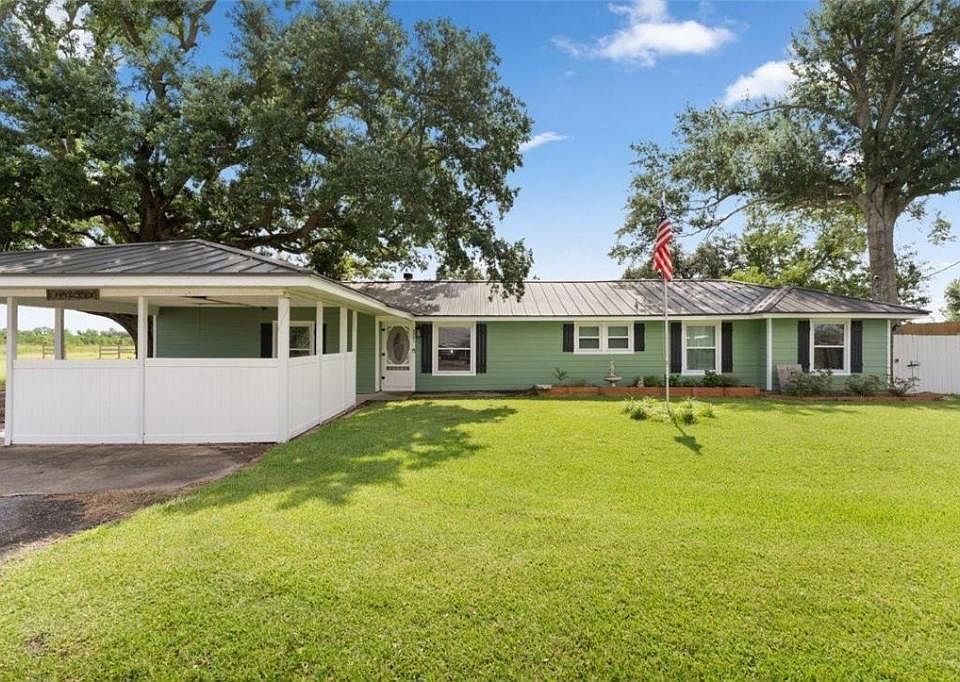 1st image of 4721 Carlyss Dr