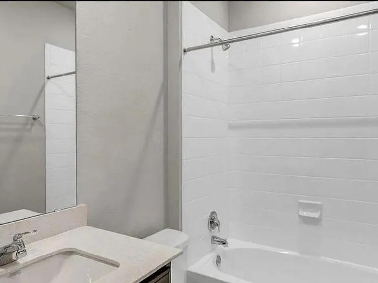 400 Barton Creek Ln — Photo 3
