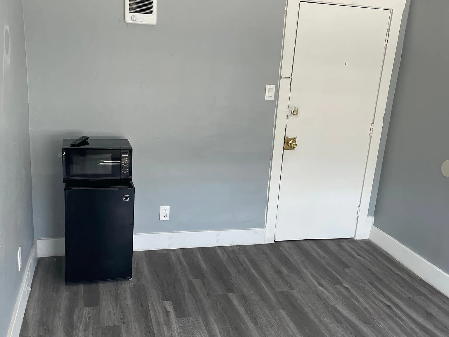 Studio, 5000 sqft, $1,600 — Photo 2
