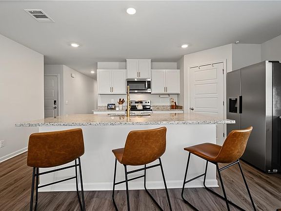 4th image of 48228 Grassland St