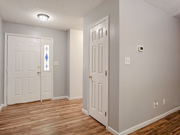 5th image of 306 Carmel Hills Dr