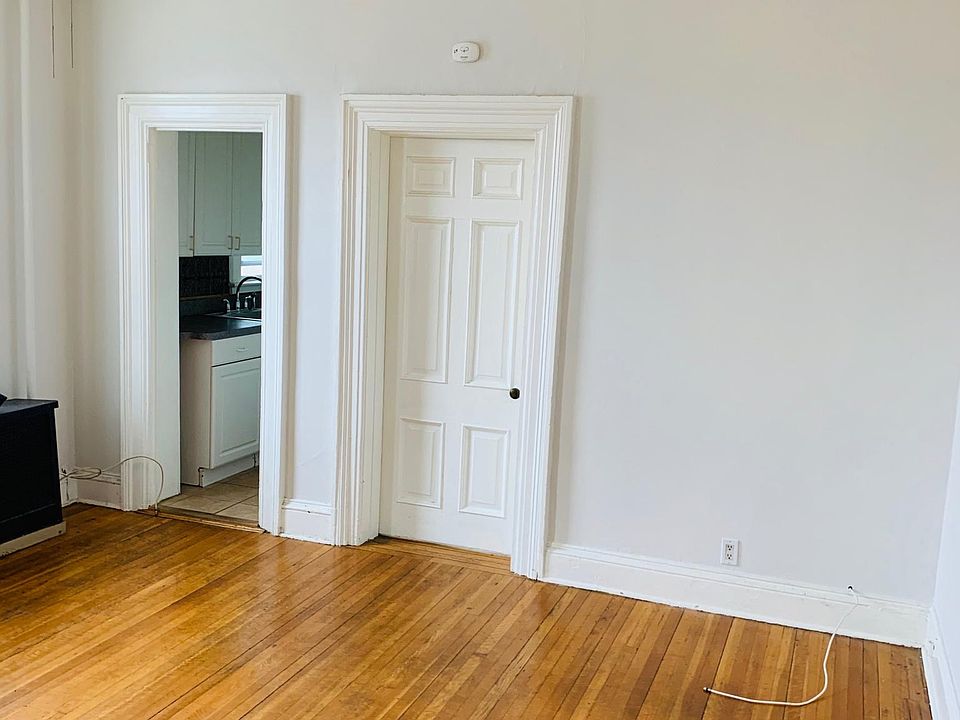 1st image of 422 N Main St APT 6