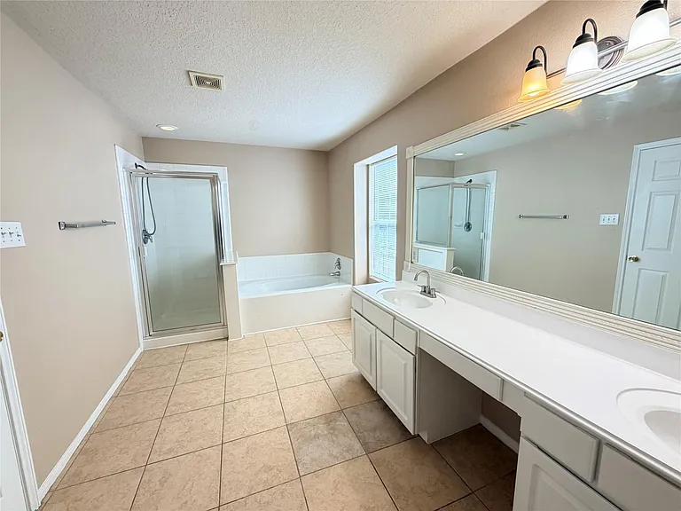 15423 Fir Woods Ln — Photo 29