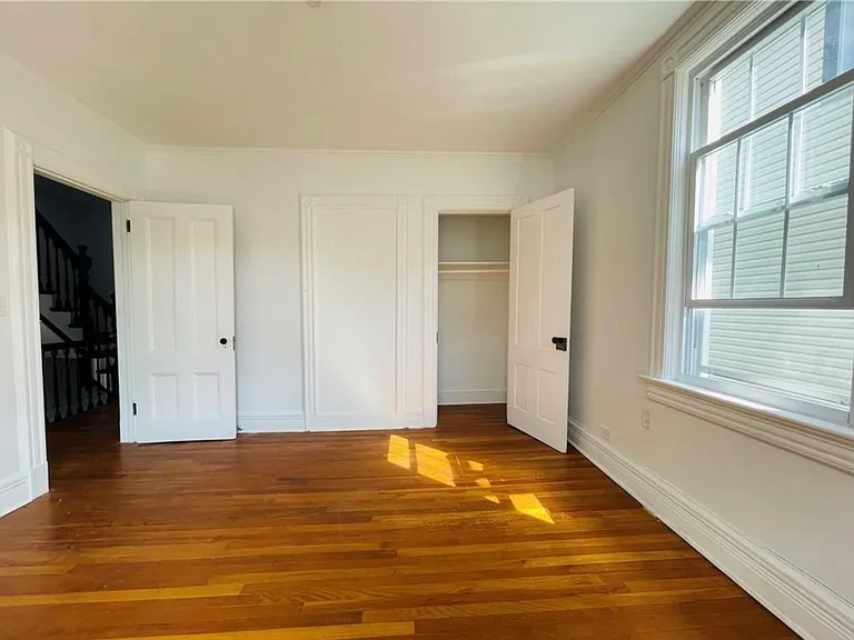 330 Van Duzer St #2 — Photo 3
