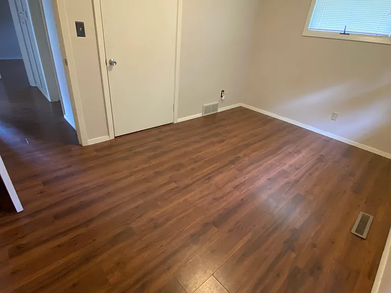 2813 E Pearl St — Photo 8