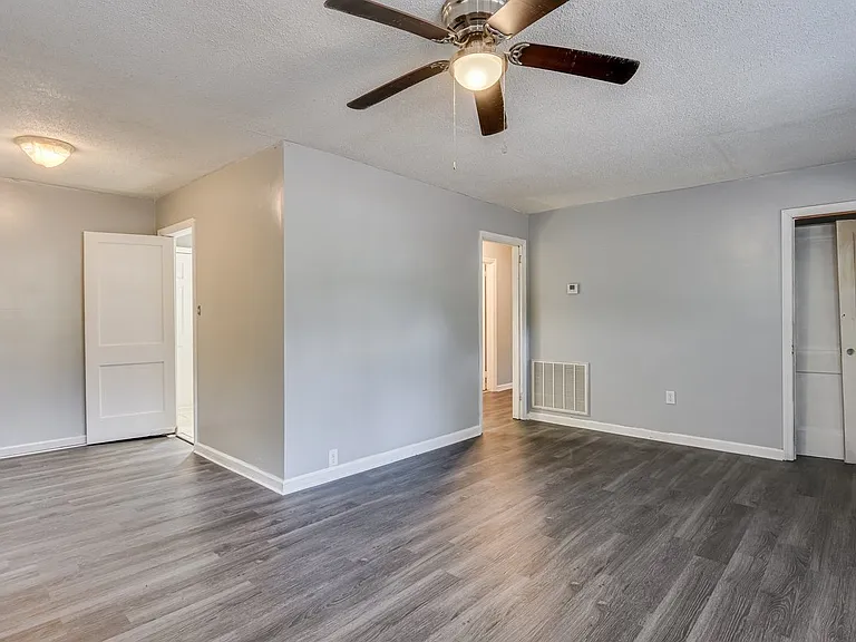 2202 Shirley Ave — Photo 8