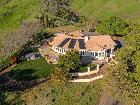 3rd image of 8725 Quail Canyon Road