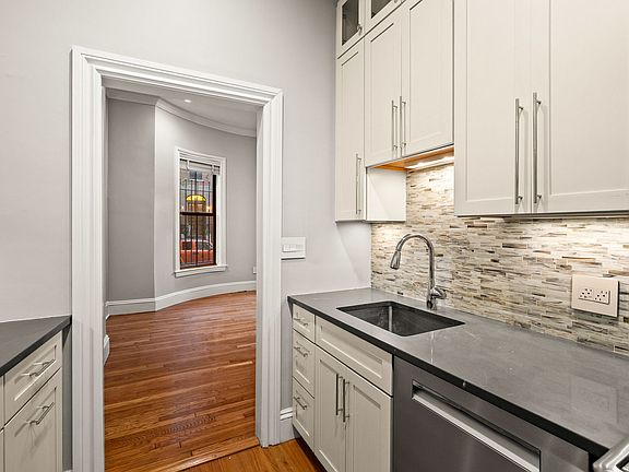 4th image of 219 W Springfield St APT 2