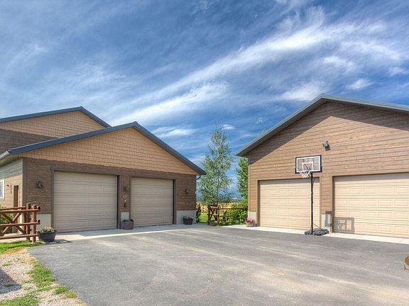 2nd image of 226 Catfish Ln