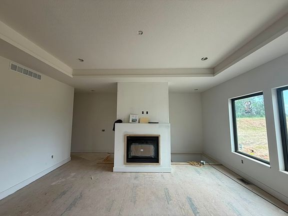 5th image of 8182 Edgewood Ct
