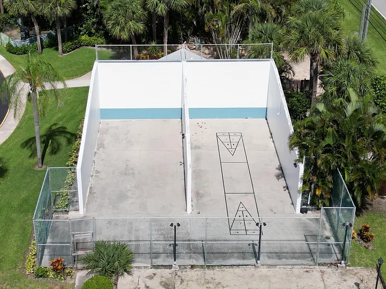 1410 Ocean Dunes Cir — Photo 29