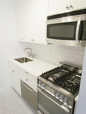 Rented by Mirador Real Estate | media 40