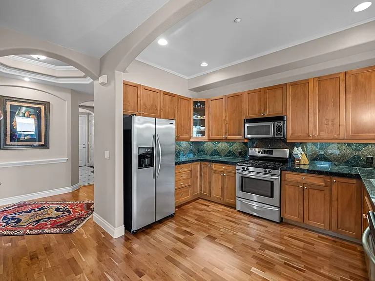 40 Madison St #303 — Photo 5