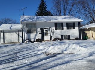1020 Woodland Dr, Wheeling, IL