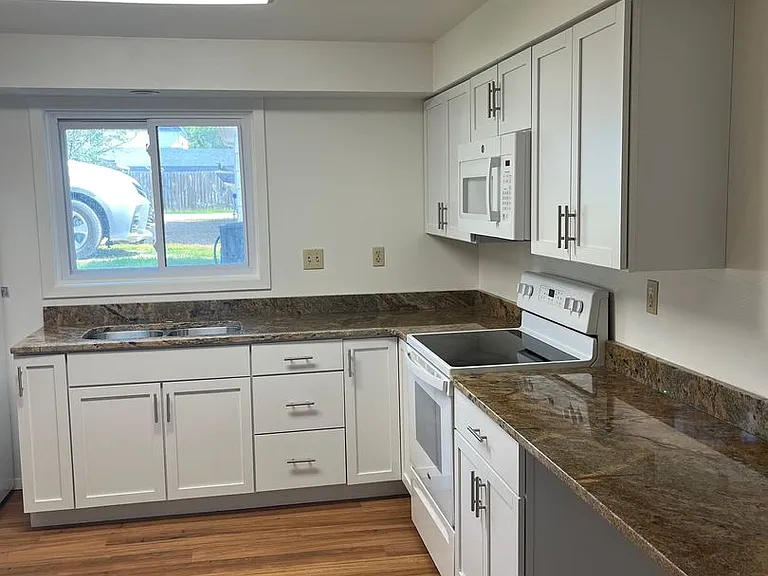 603 N Main St — Photo 1