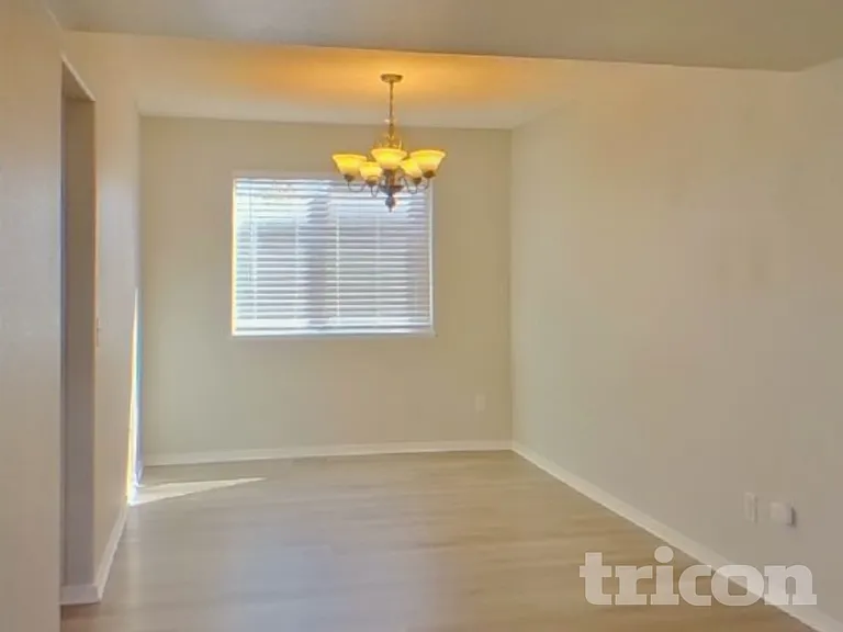 862 Marshall Dr — Photo 4