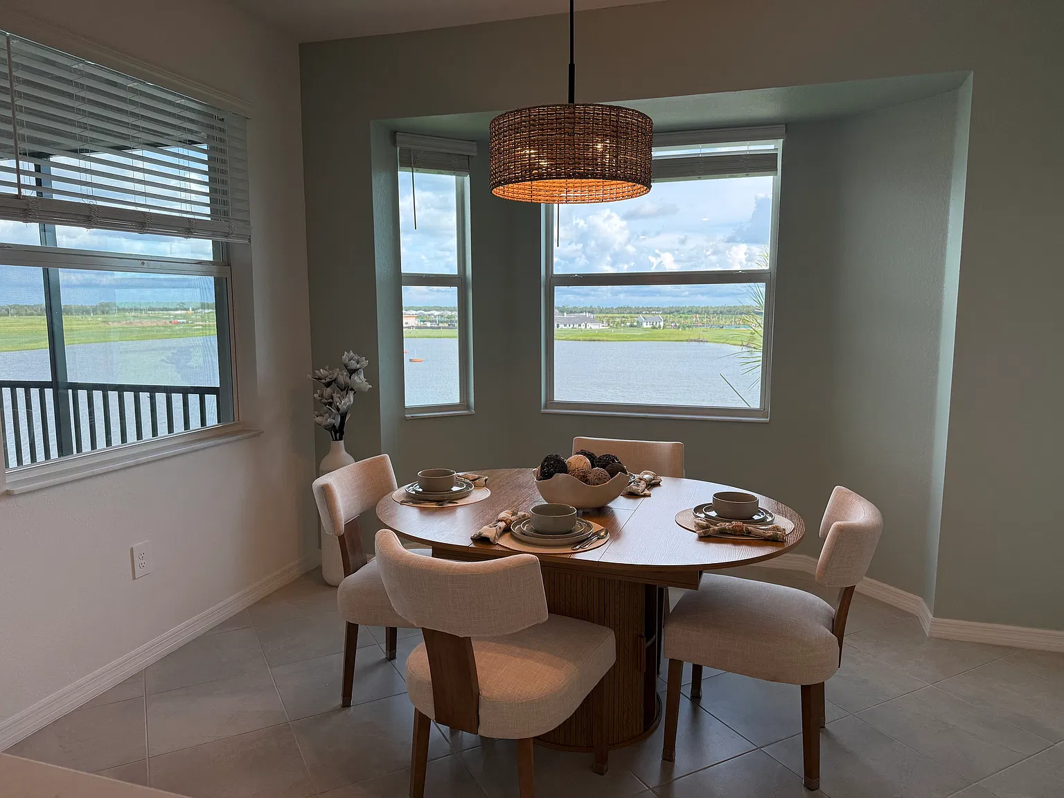 2 bed, 1200 sqft, $3,500 — Photo 4