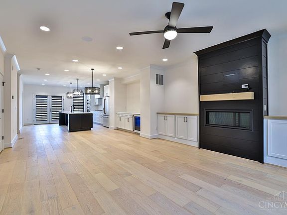 5th image of 5029 Arabella Circle Blue