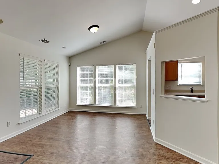 7940 Ebony Rd — Photo 4