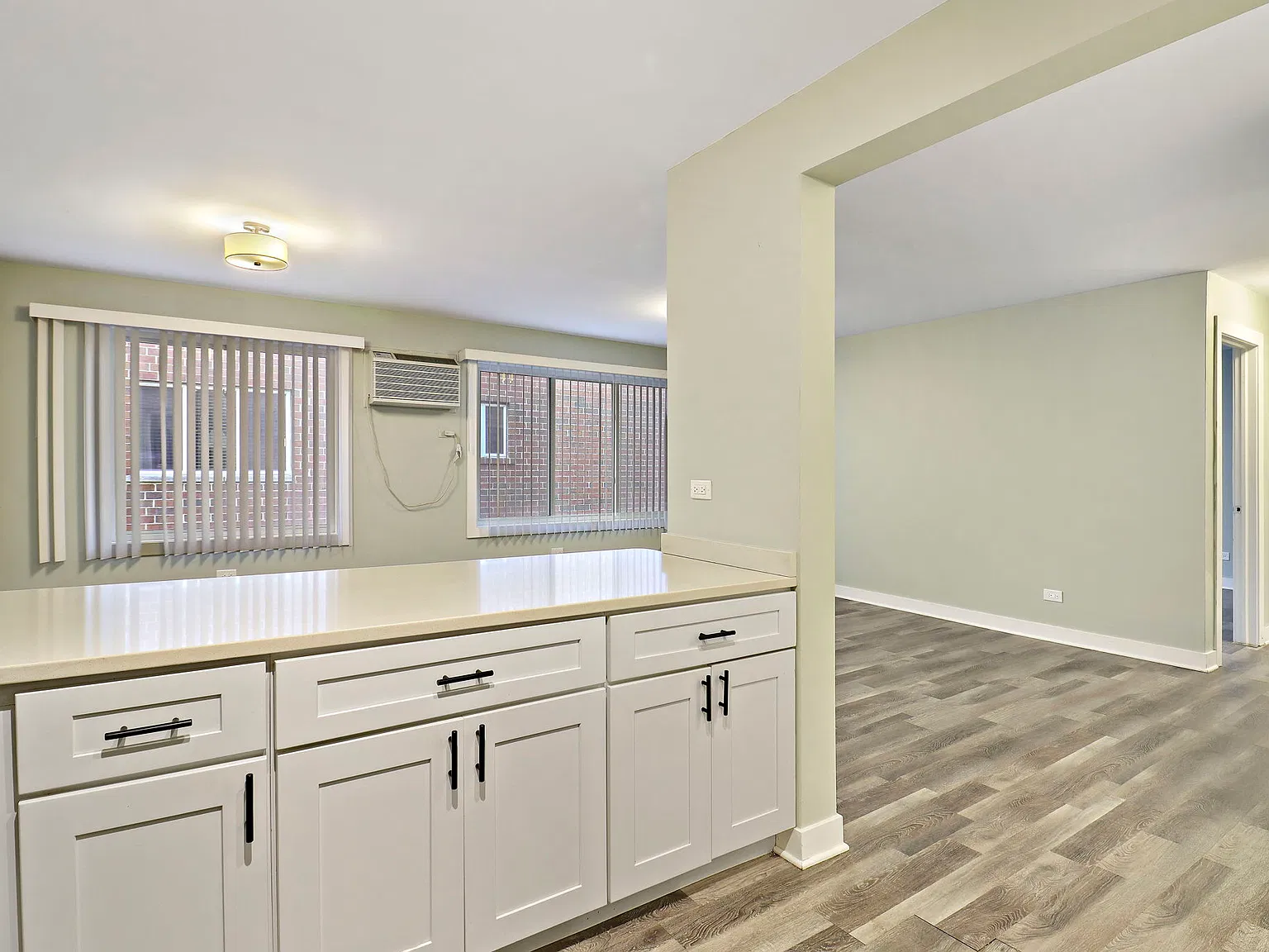 1 bed, 800 sqft, $1,900 — Photo 4
