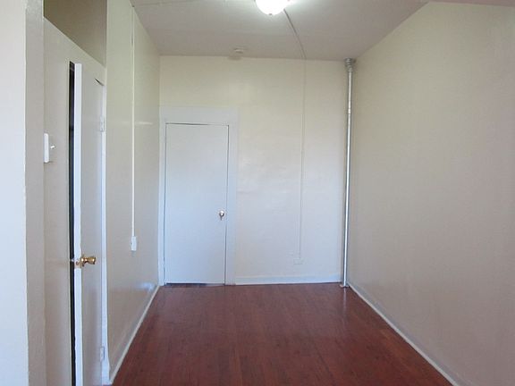 2nd image of 2304 Atlantic Ave APT 2L